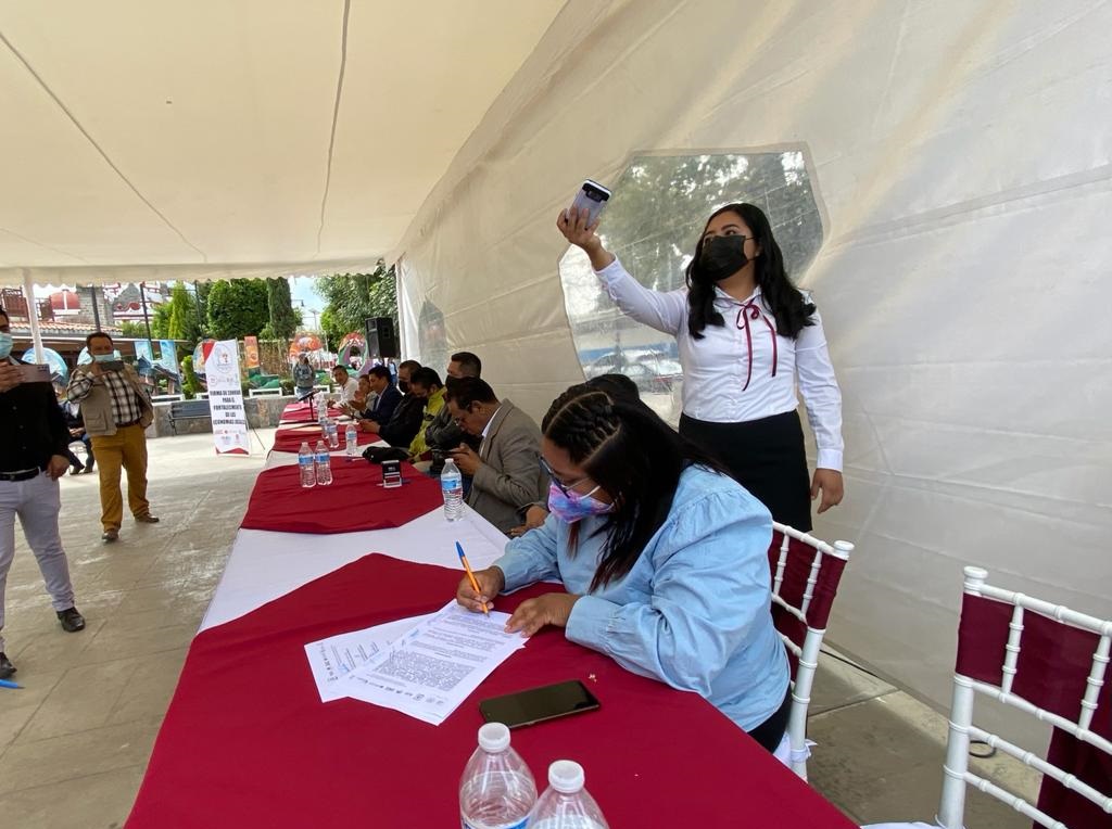 Firma Diputada Brenda Villantes convenio para fortalecer economías locales municipales